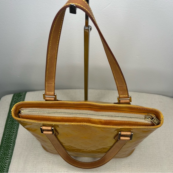Louis Vuitton Houston Yellow Vernis Bag 🇪🇸 - Picture 6 of 13